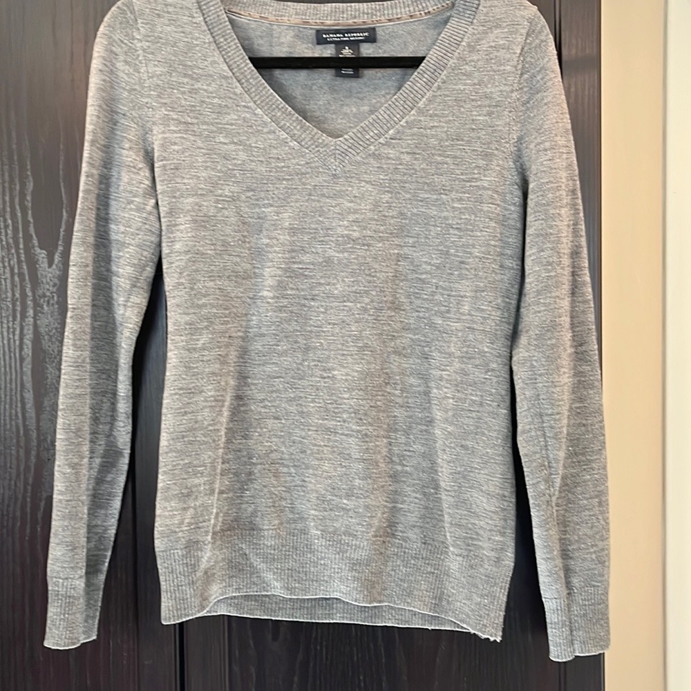Banana republic sweater